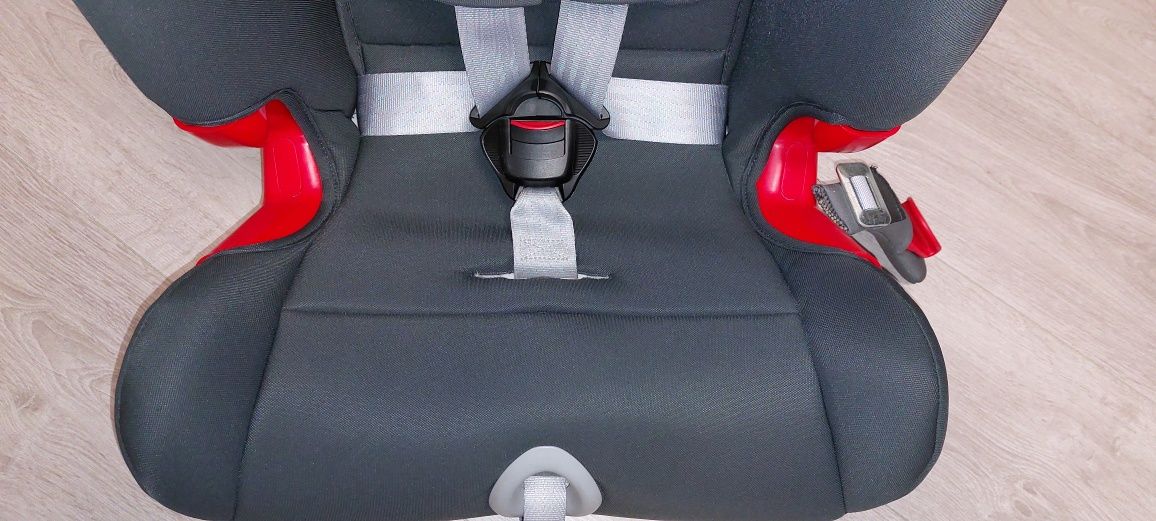 Автокрісло Britax Romer Advansafix III Sict, від 9 міс до 12 років.