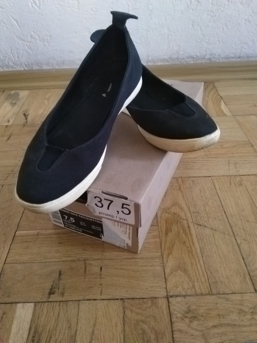 Продам мокасины слипоны Nike оригинал р 36,5
