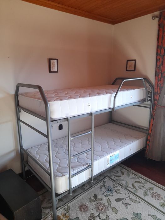 Vendo beliche de adulto com colchões incluídos