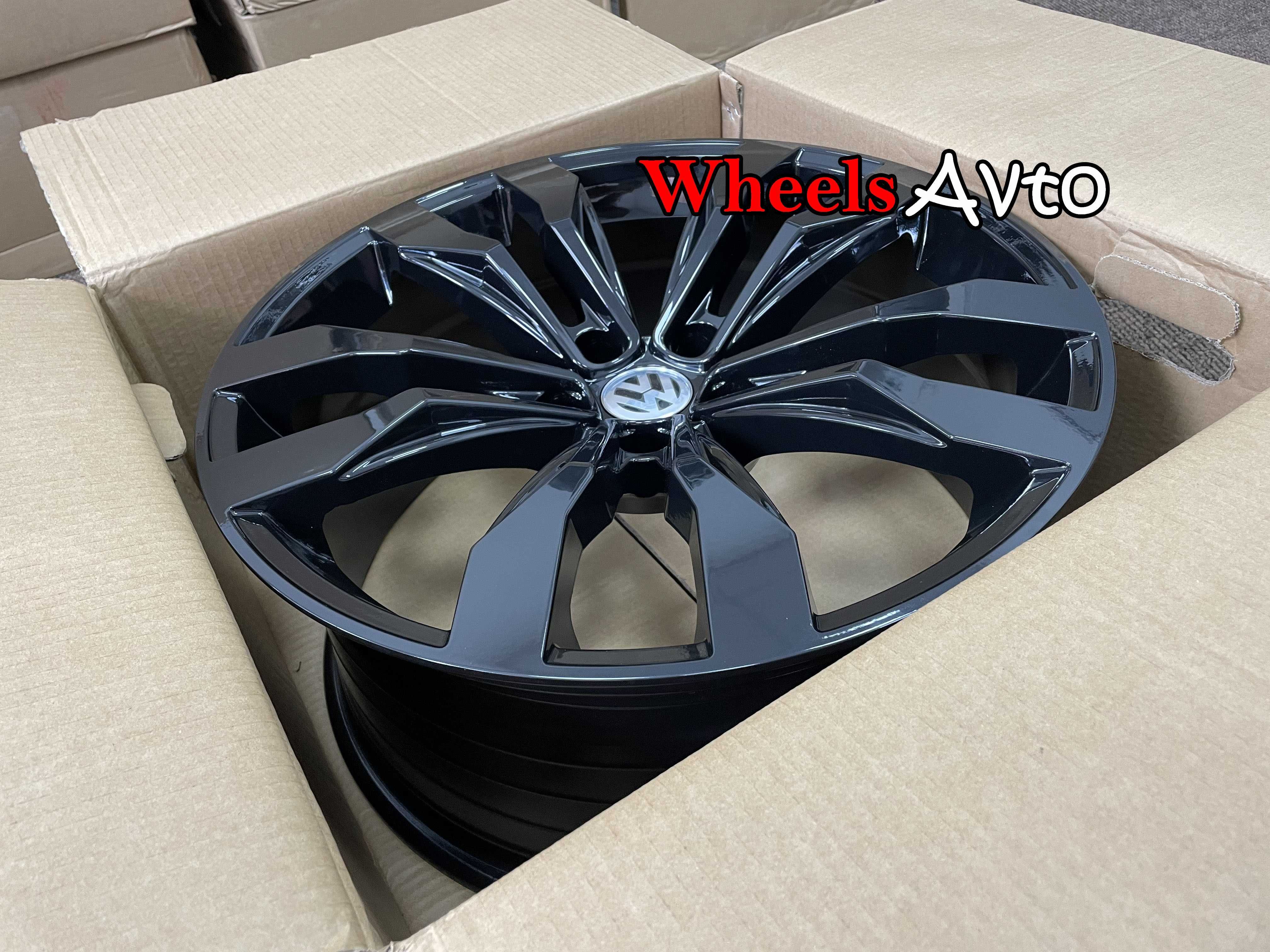 диски R21 5x112 Volkswagen Touareg Tiguan Atlas Audi Q7 чорні suzuka