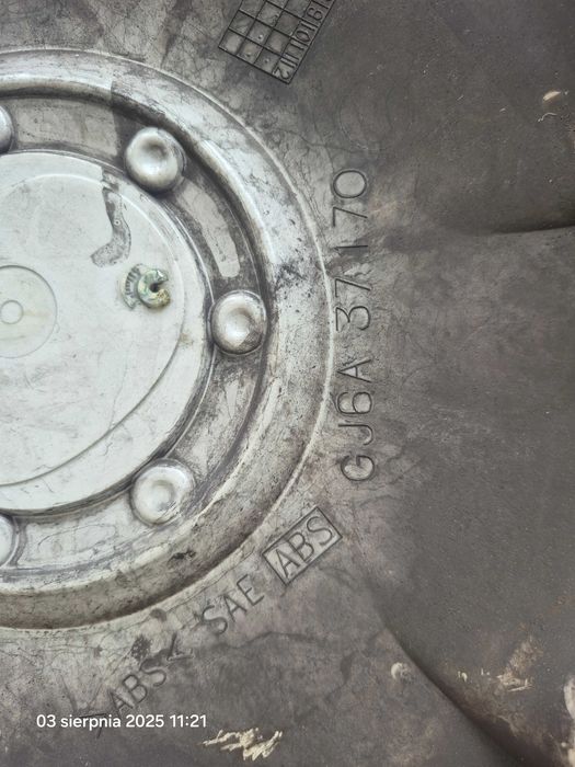 Mazda oryginalne kołpaki na felgi stalowe 15" GJ6A 37170