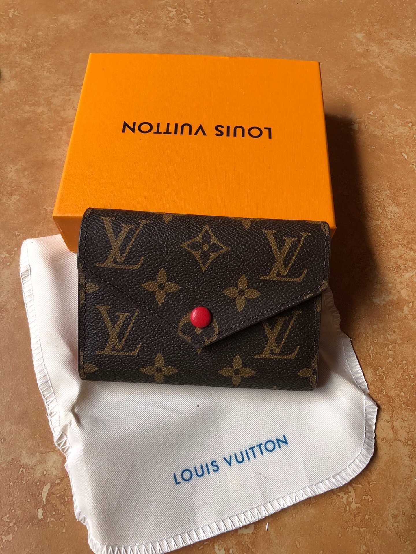 Nowe LV Louis Vuitton Victorine Mały portfel Czerwony przycisk