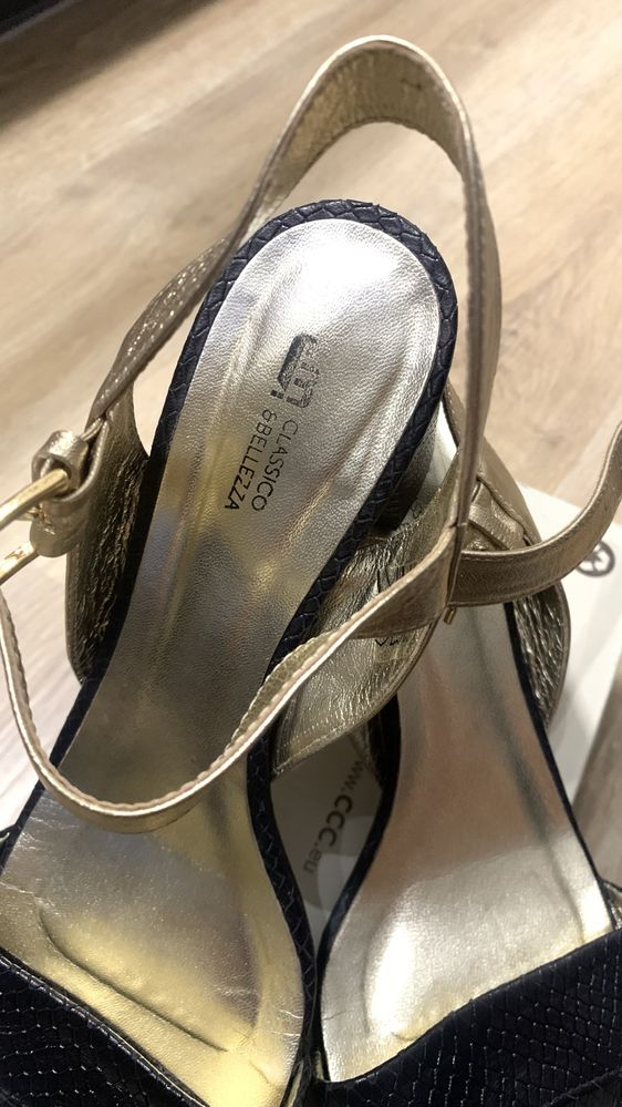Eleganckie sandalki czarno-złote 38