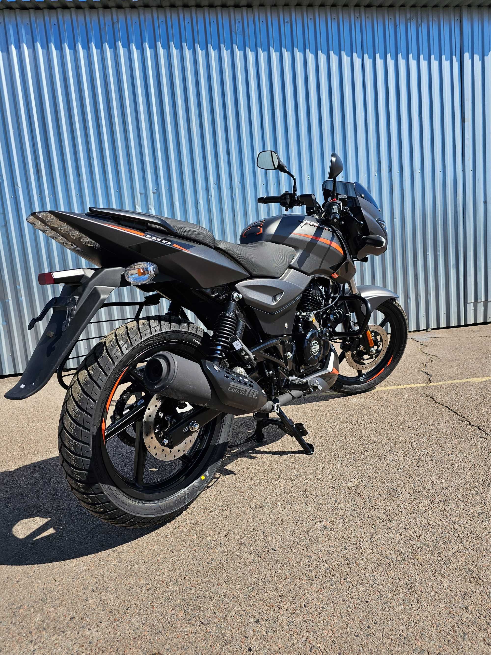 Мотоцикл Bajaj Pulsar 180