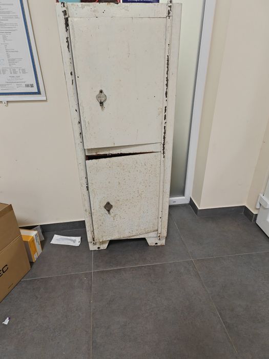 Сейф радянський (незгораєма шафа)