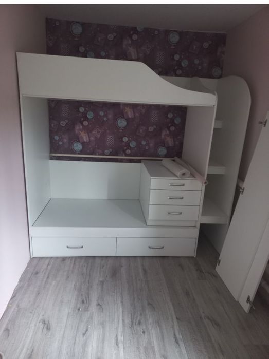 Двухъярусная кровать