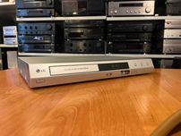 Odtwarzacz CD/DVD LG DR275 Audio Room