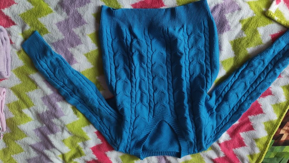 Sweter niebieski
