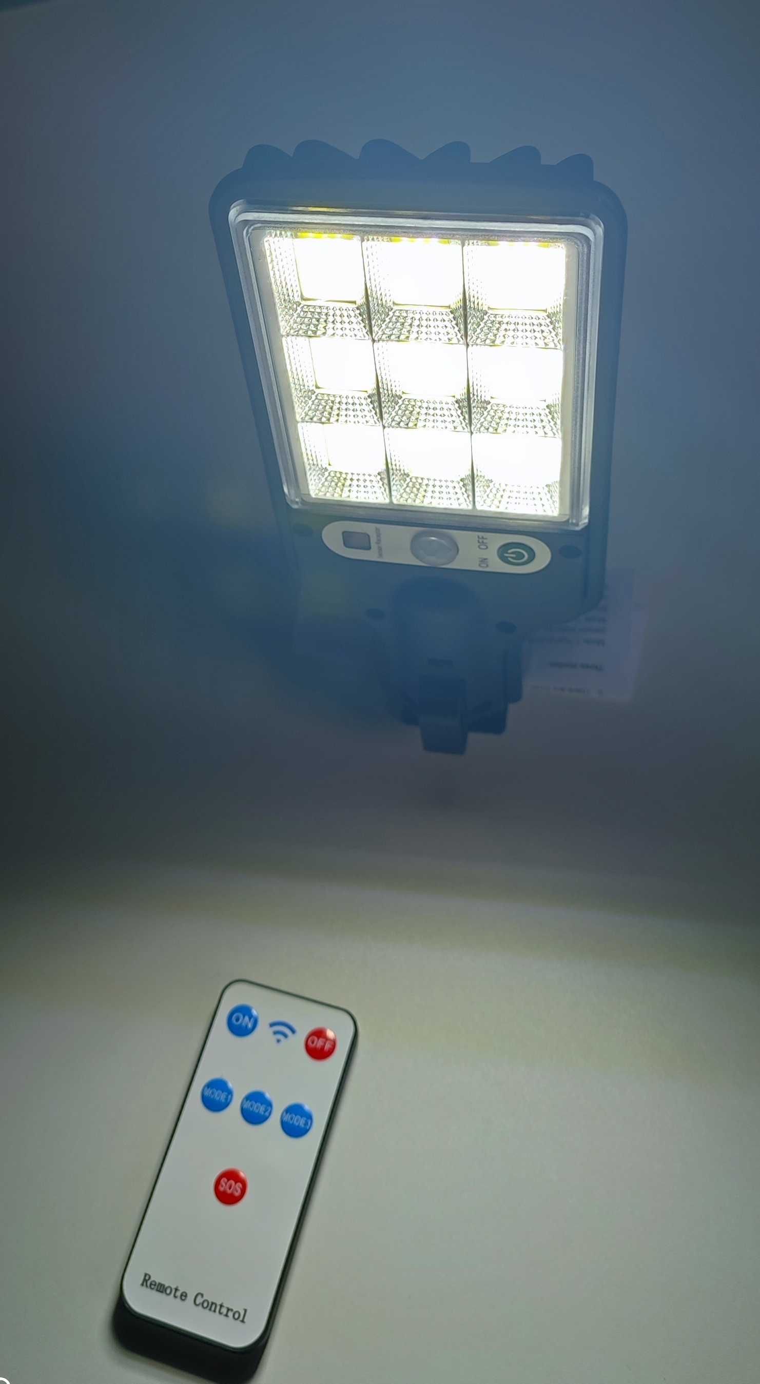 Lampa solarna , zewnętrzna , uliczna , LED 108 COB z czujnikiem ruchu