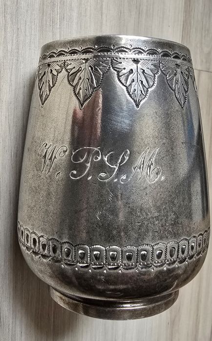 Posrebrzany piękny kubek grawerowany 202 gr