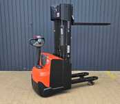 Paleciak elektryczny Toyota SWE 120L 2.70m duplex wolny skok masztowy