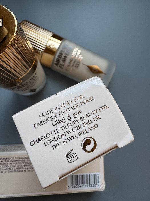 Тональний крем Charlotte Tilbury Airbrush Flawless Foundation