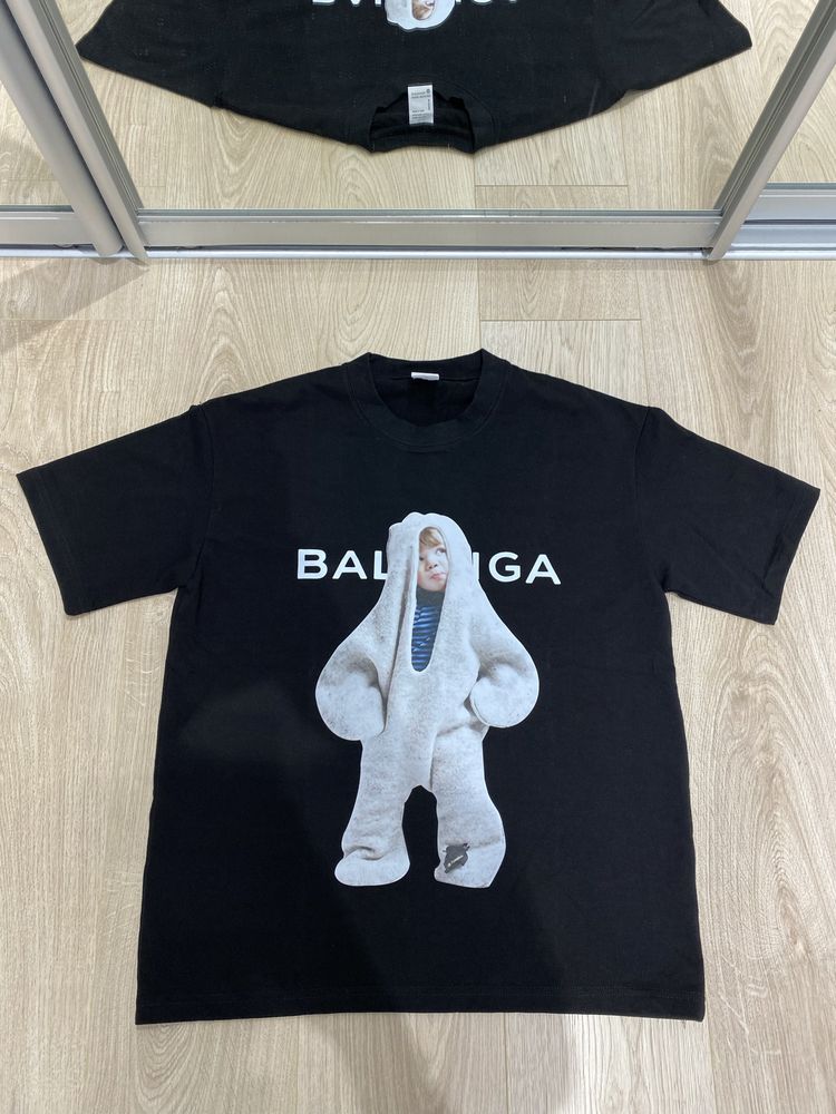 Футболка Balenciaga