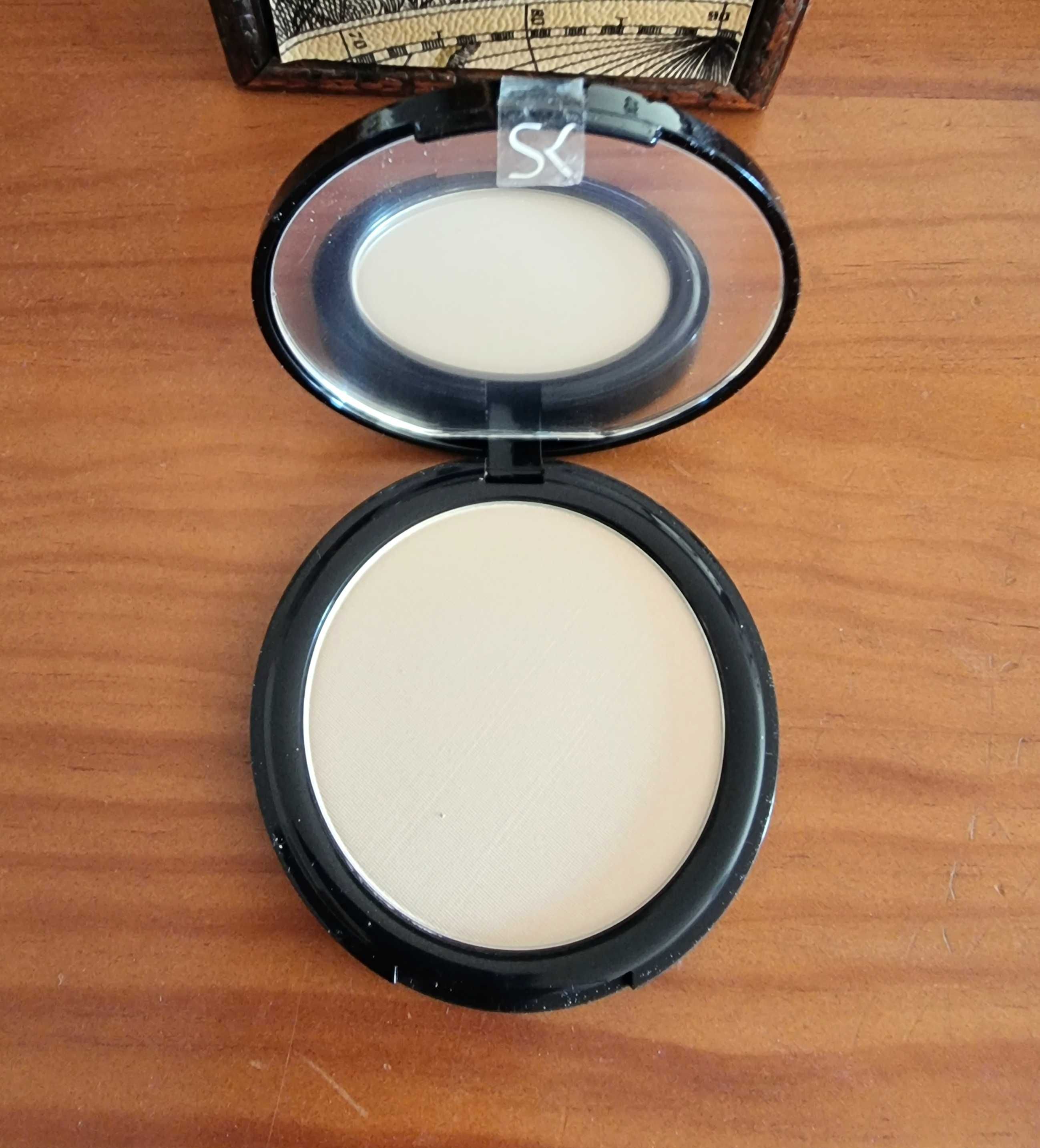 Compact Powder Skinerie