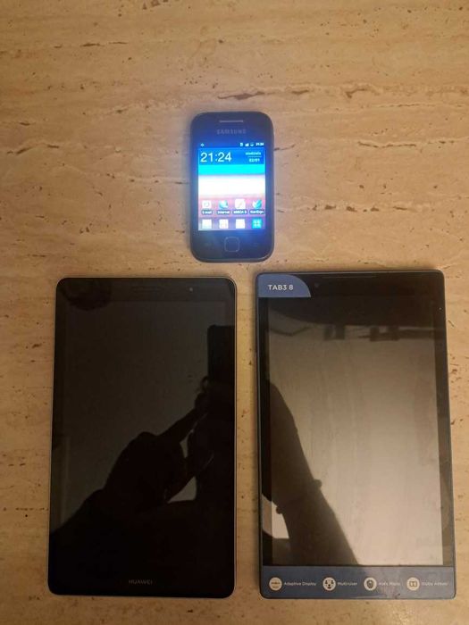 Smartfon Samsung Galaxy Young plus Tablet Samsung plus Tablet Lenovo