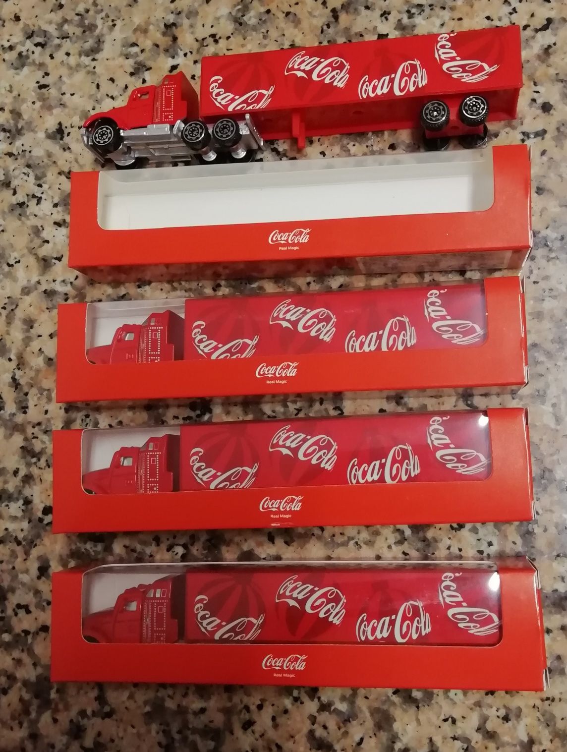 4 Camiões de Brincar Coca Cola!!