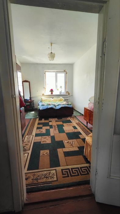 Продаж будинку в ближньому пригороді. Торг.