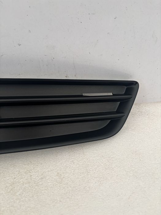 Audi A3 8P lift 08-12 kratka zderzaka lewy przód lewa przednia ramka