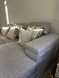 Sofá cinzento com arrumação e chaise