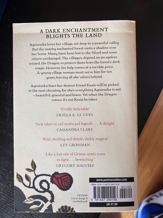 Livro Uprooted em inglês