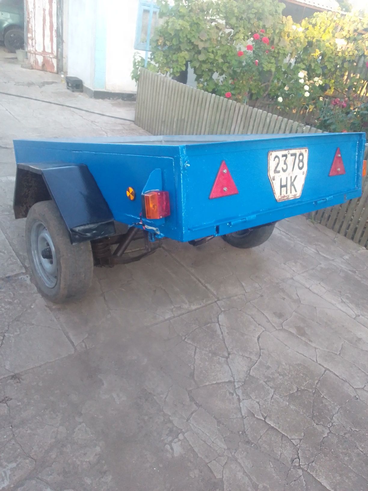 Продам авто прицєп вгарном стані