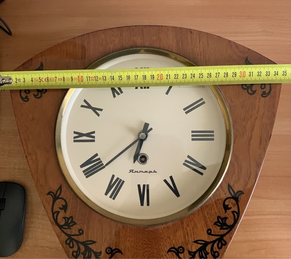 Годинник з маятником настінний «Янтарь» (СРСР)