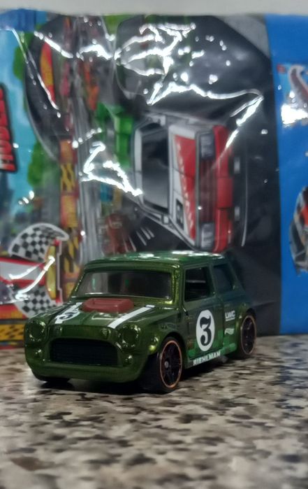 Morris mini hot wheels