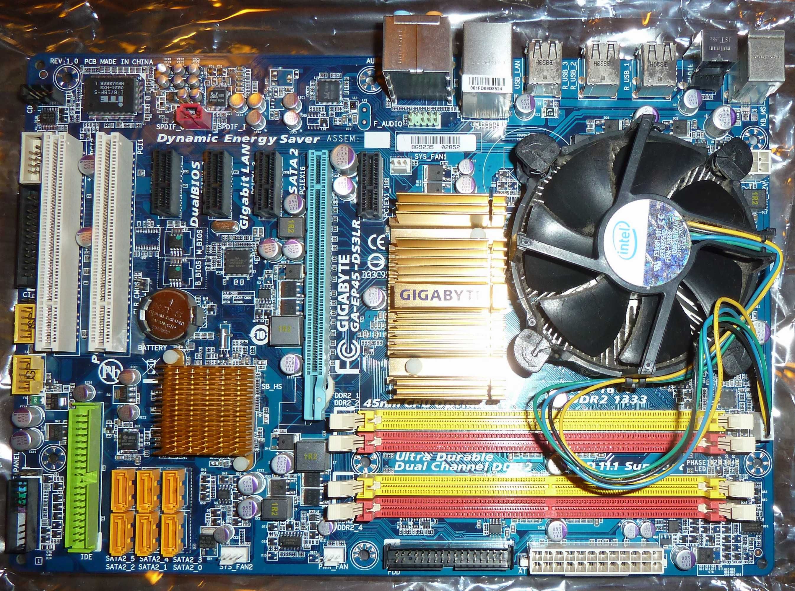 50 zł - płyta główna Gigabyte GA-EP45-DS3LR + Intel Core 2 Duo E7400