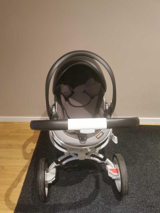 Carrinho de Bebé, ovo e isofix.