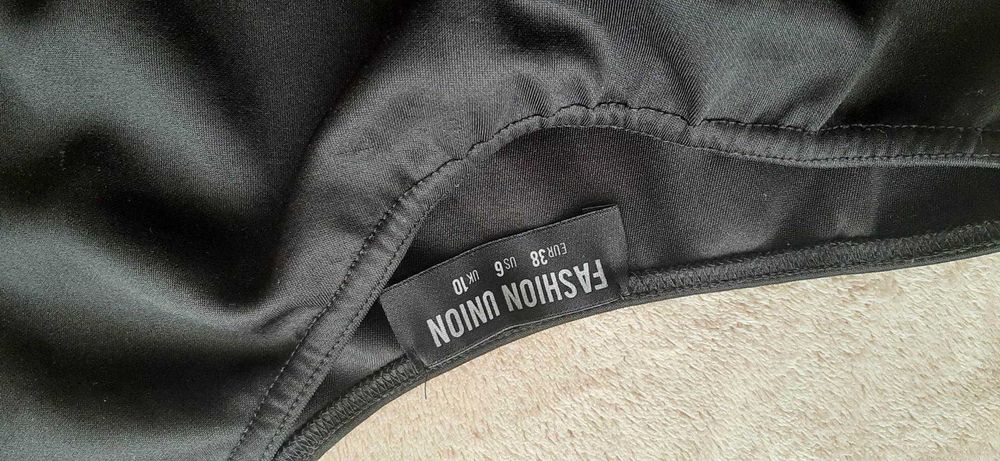 Sukienka wieczorowa z siateczką