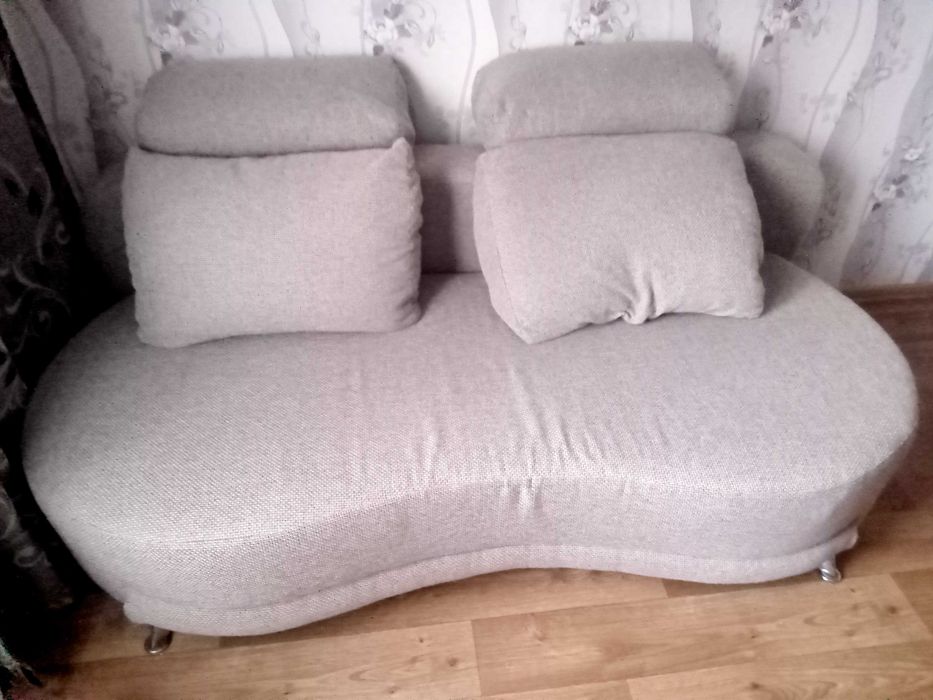 Продам диван книжку в гарному стані