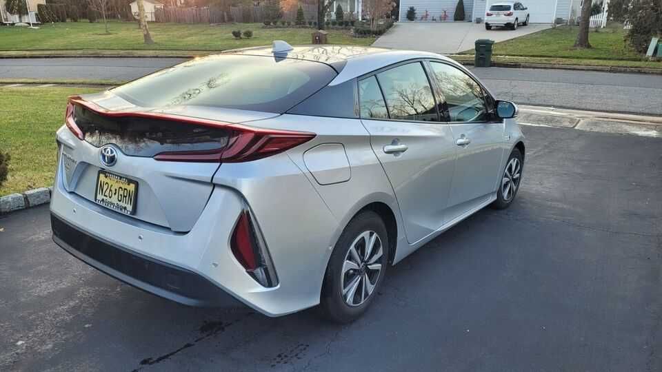 2017 Toyota Prius Advance