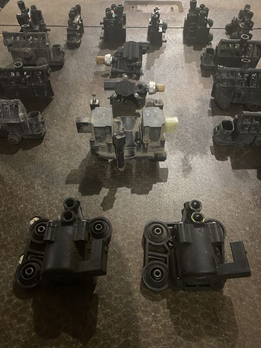 Блок Клапанів Пневмо Range Rover L405 L322 L320