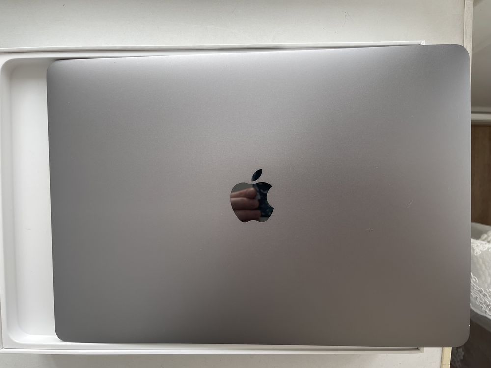 MacBook Pro 2018,13 inch,Space gray,256 gb