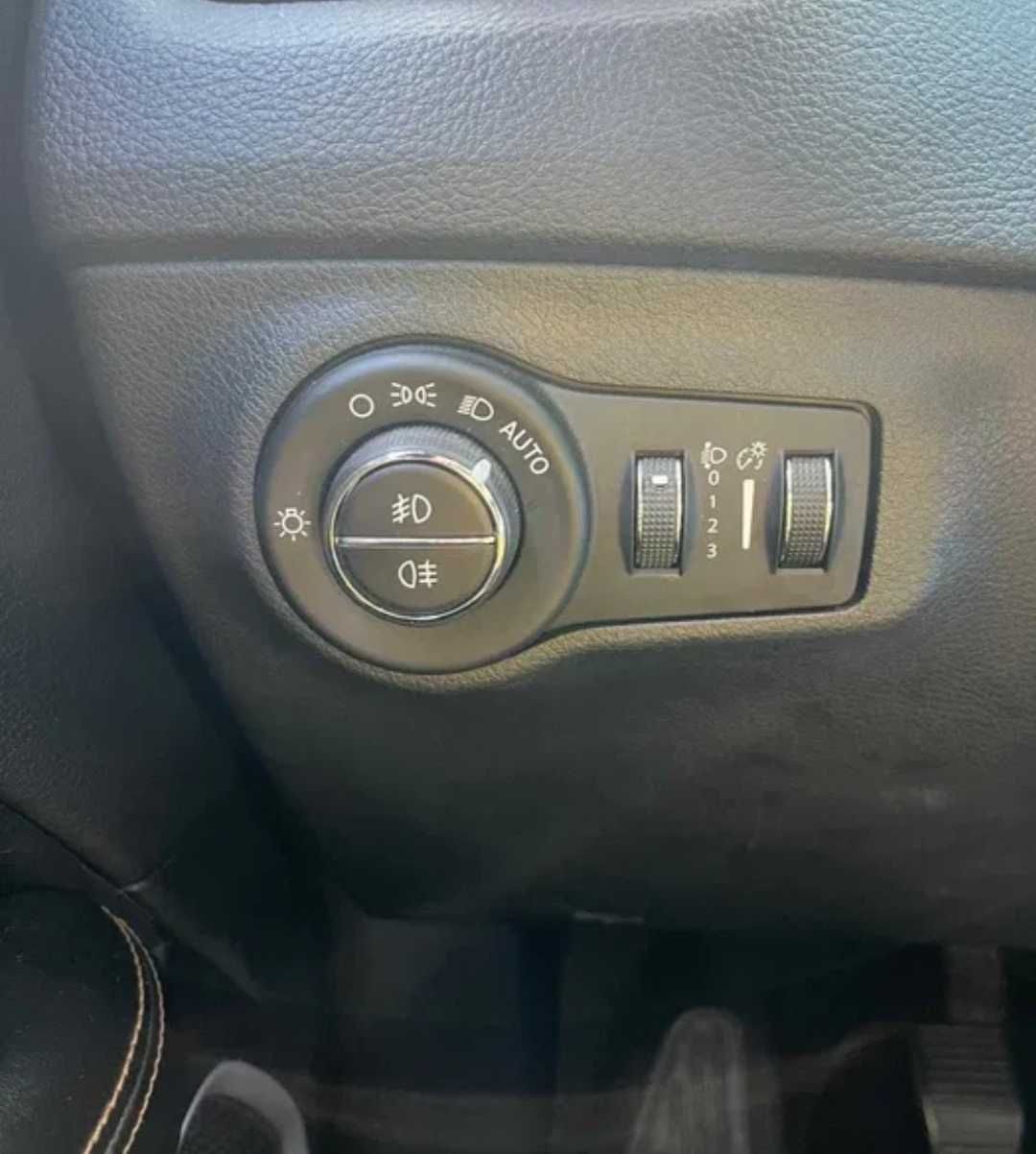 Oportunidade:- Jeep compass nacional full extras 1,6 a gasóleo.