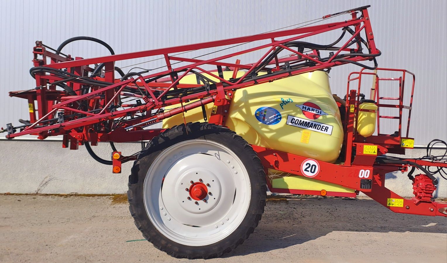 Opryskiwacz Hardi Commander 18m 2800L Hamulce pneumatyczne