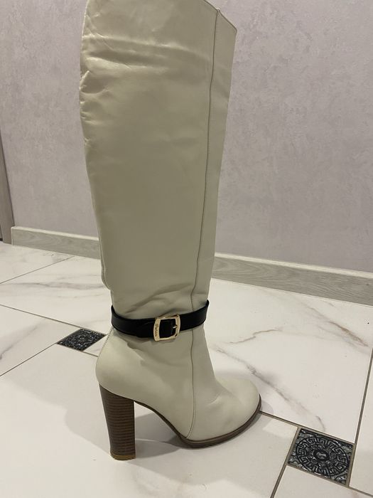 Продаються зимові чоботи