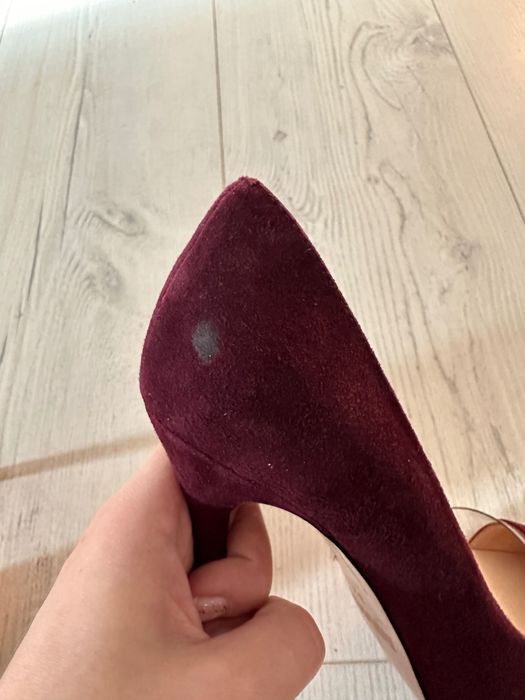 Бордові туфлі на високих шпильках