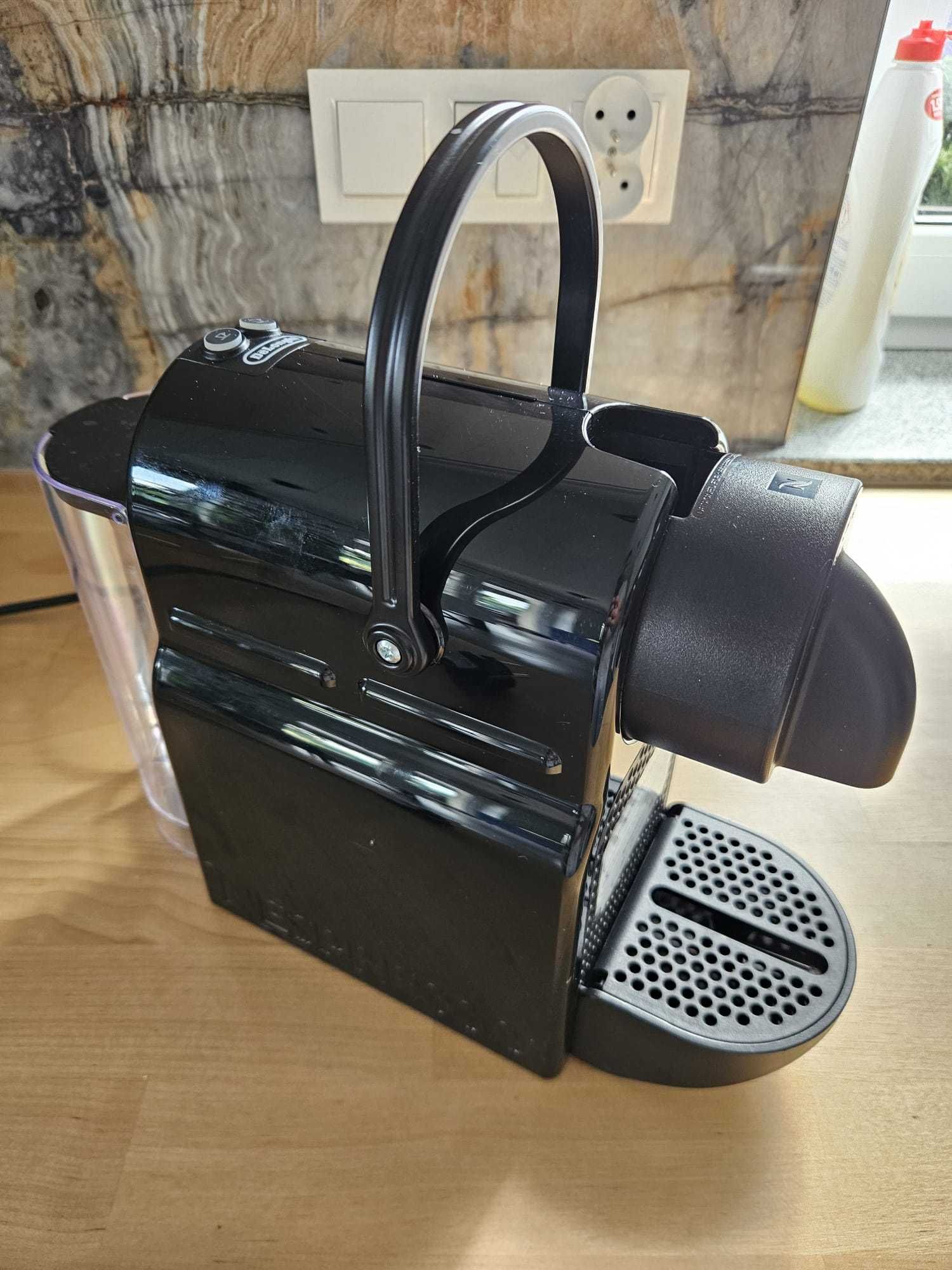 Ekspres do kawy na kapsułki DeLonghi Nespresso Inissia EN80.B + GRATIS