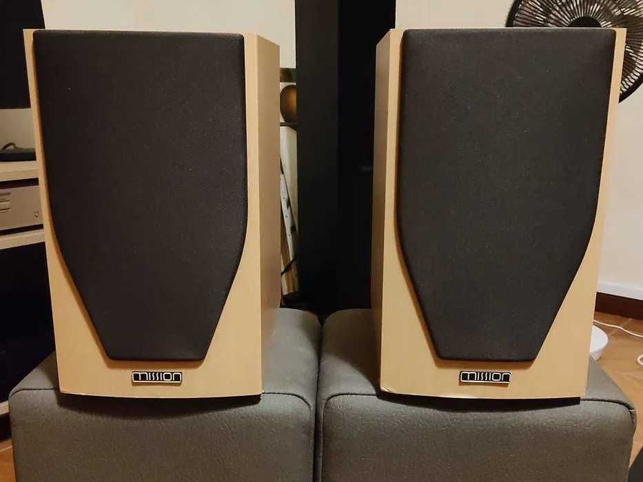 Colunas monitoras Mission m71i como novas