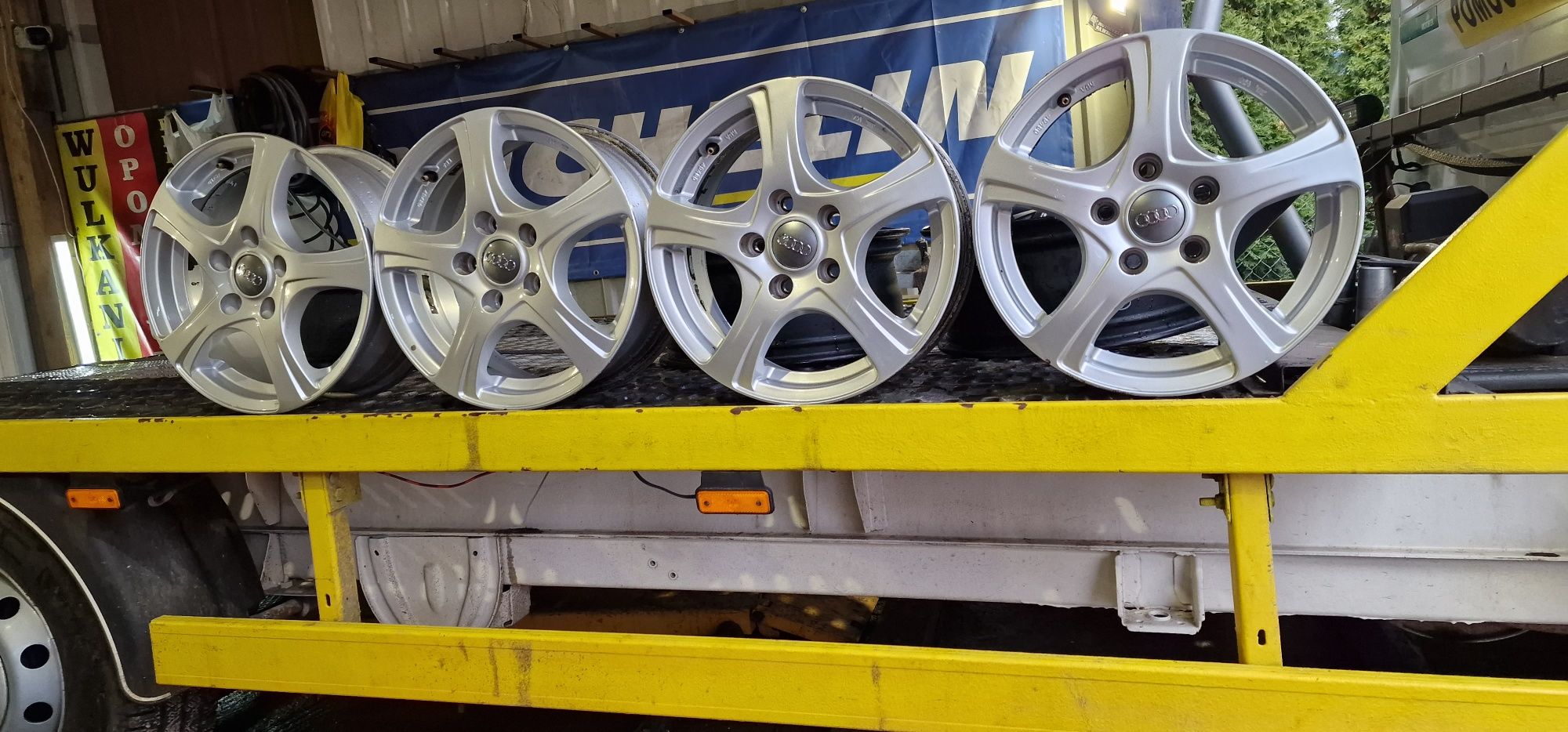 Felgi Aluminiowe Audi R15 5x112 ET45-6J