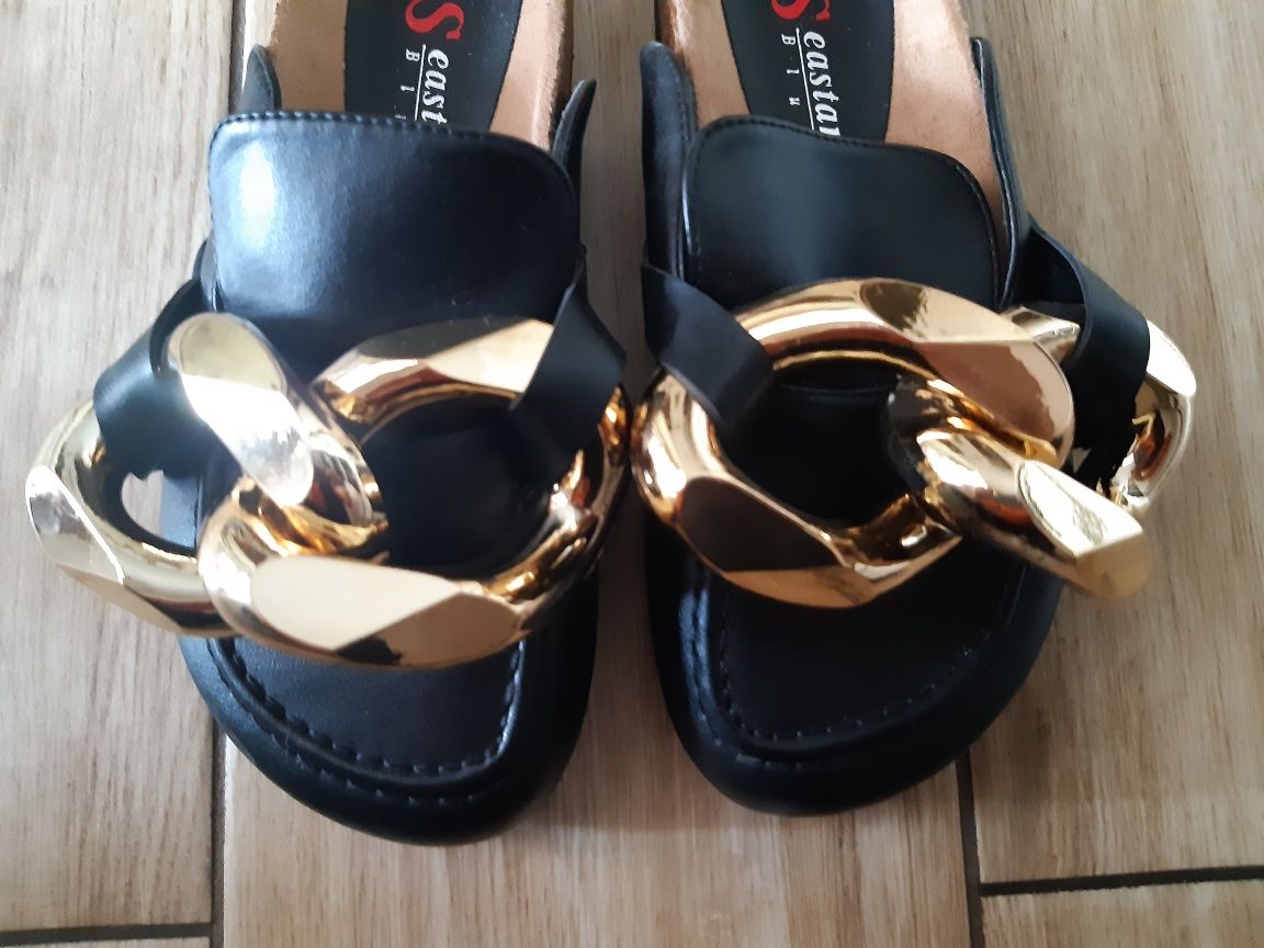 Nowe klapki z lancuchem 36