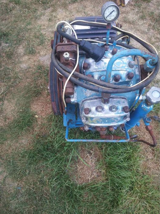 Продам Компресор