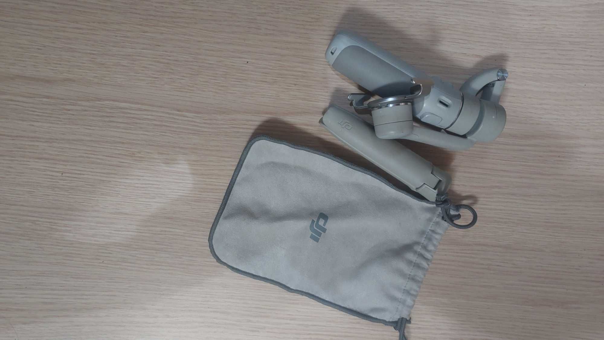 Estabilizador Dji OM 5 - Cinza de Atenas