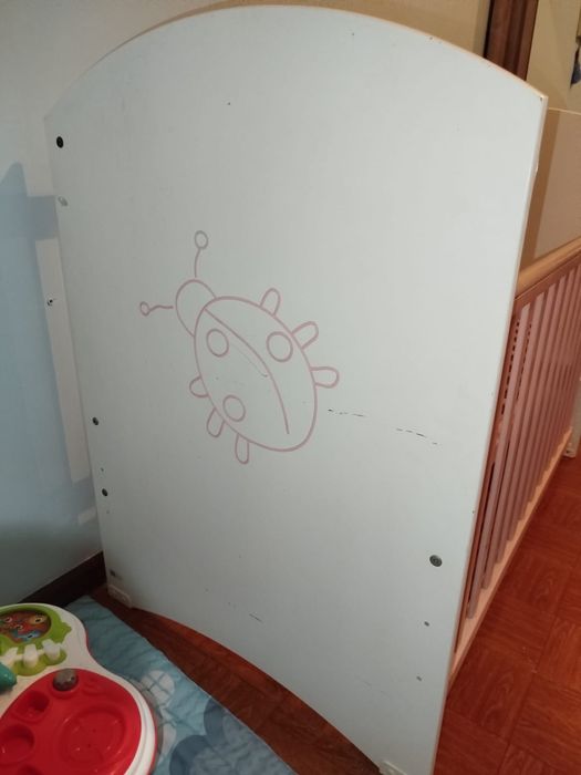 Berço de criança ( menina )