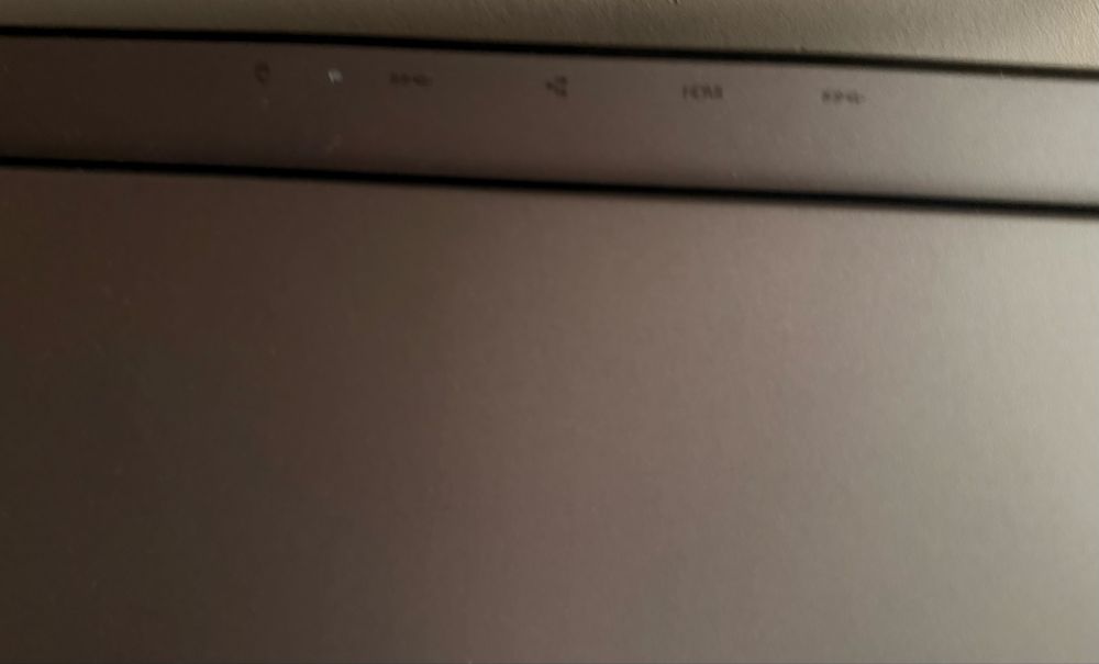 Nowy nie otwierany laptop gamingowy