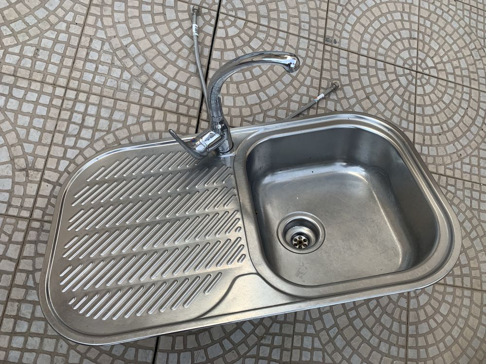 Lava loiça Inox com torneira misturadora monocomando para cozinha