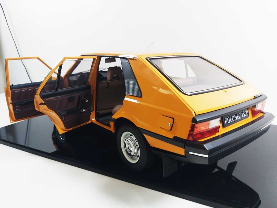 Model Deagostini Polonez 1500 Skala 1:8 + Gablota LoombardNidzica