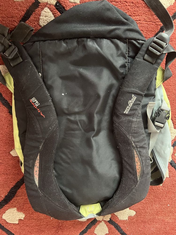 JanSport plecak z pokrowcem