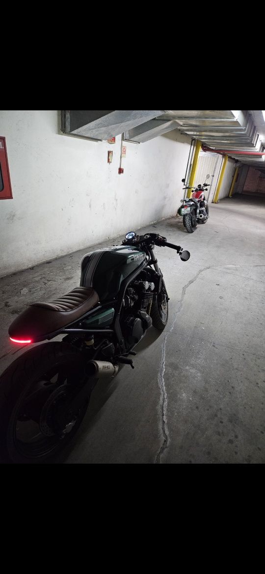 CAFÉ RACER - Fazer 600 - LINDA